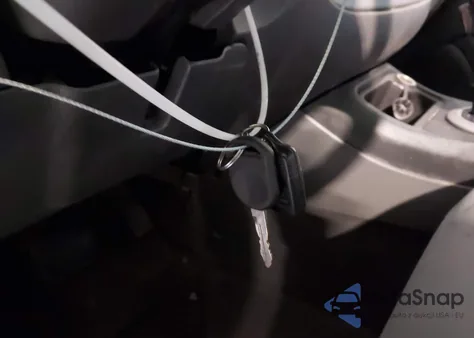 2005 Ford Escape Xlt из США, поврежденный, VIN 1FMYU03145KB40409